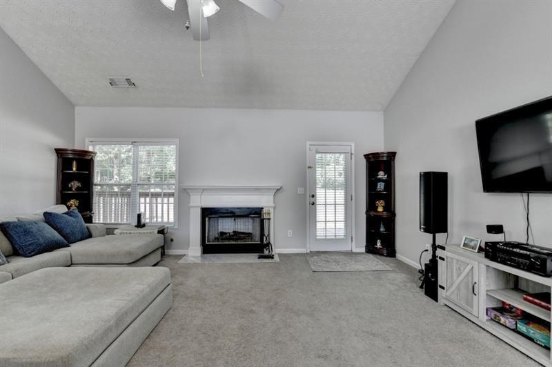 2290 Taylor Pointe Way Property Photo 18