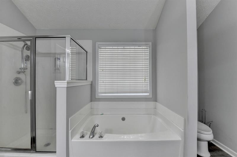 2290 Taylor Pointe Way Property Photo 39