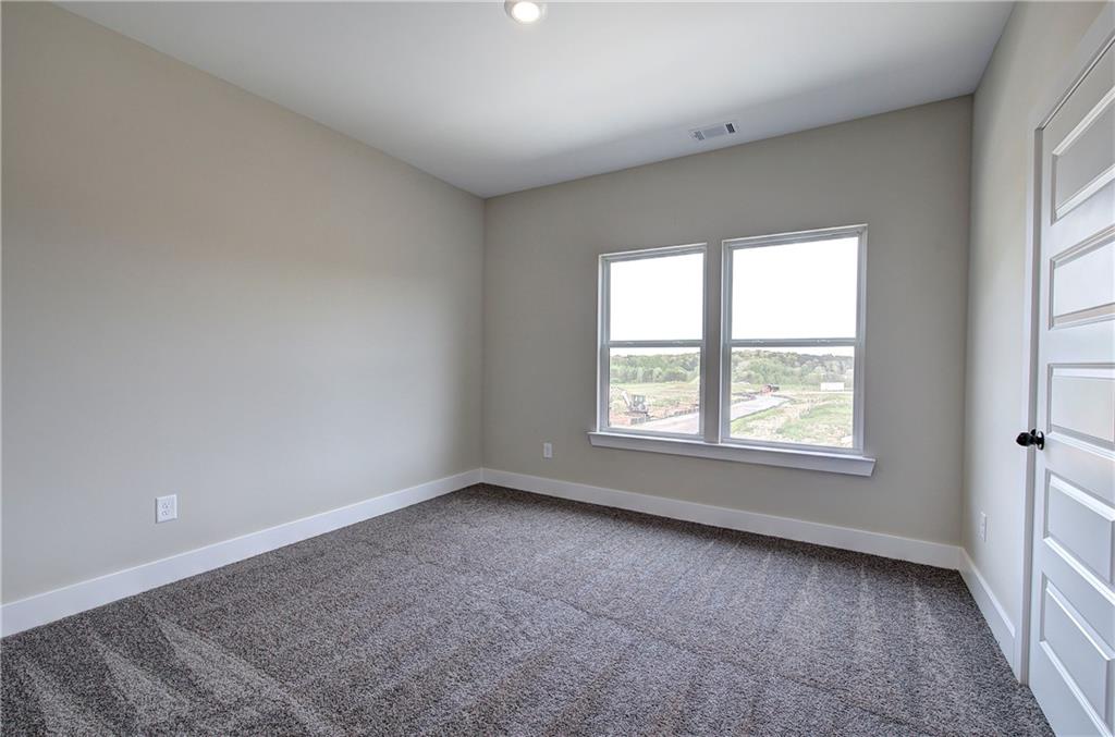260 Summit Height Drive Property Photo 40