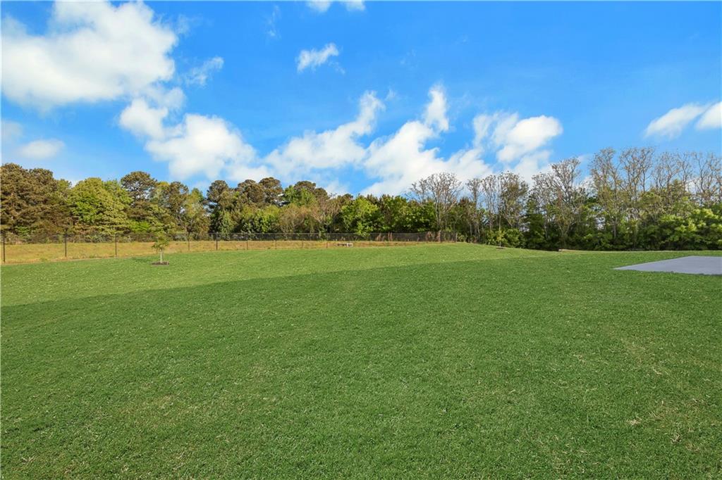 7748664 Property Photo 40