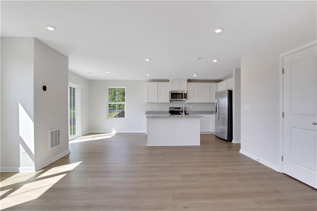 7749409 Property Photo 2