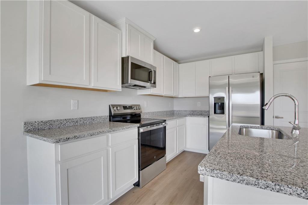 7749409 Property Photo 4