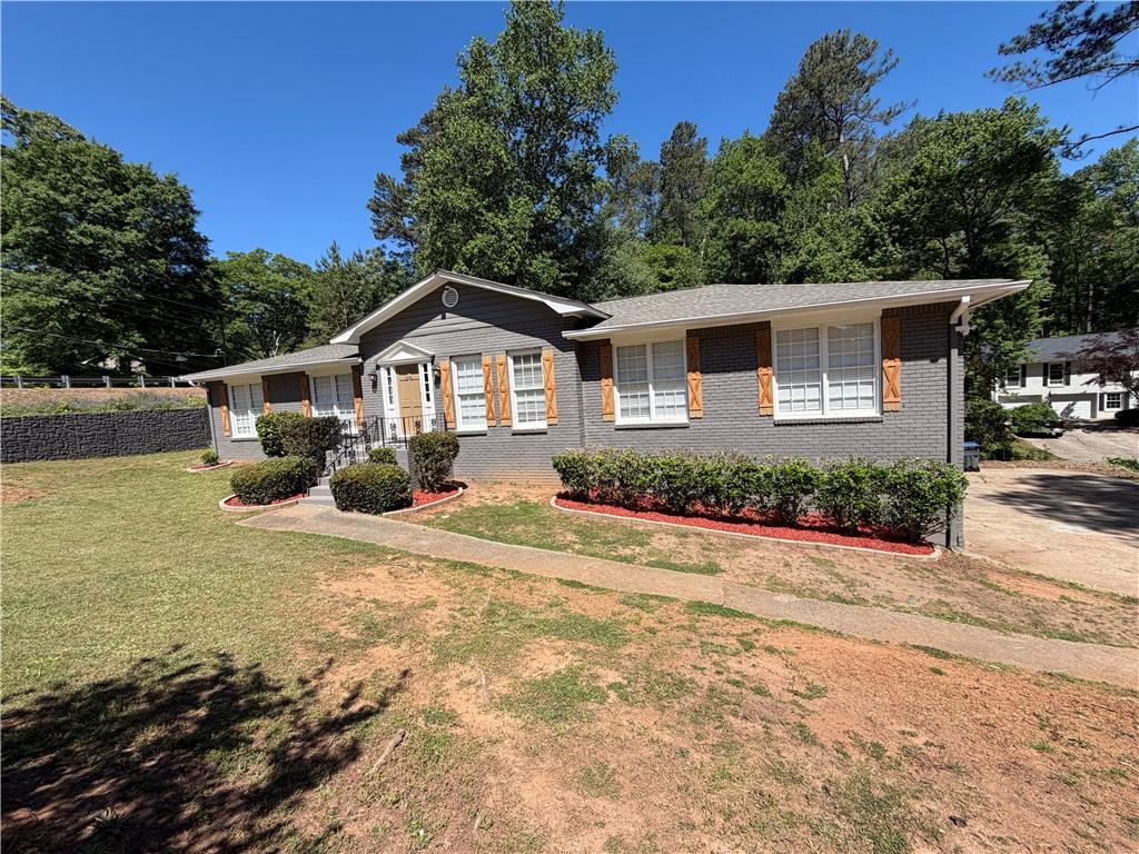 3336 Camelot Drive Property Photo 3
