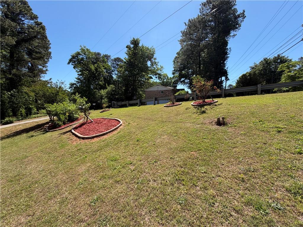 3336 Camelot Drive Property Photo 5