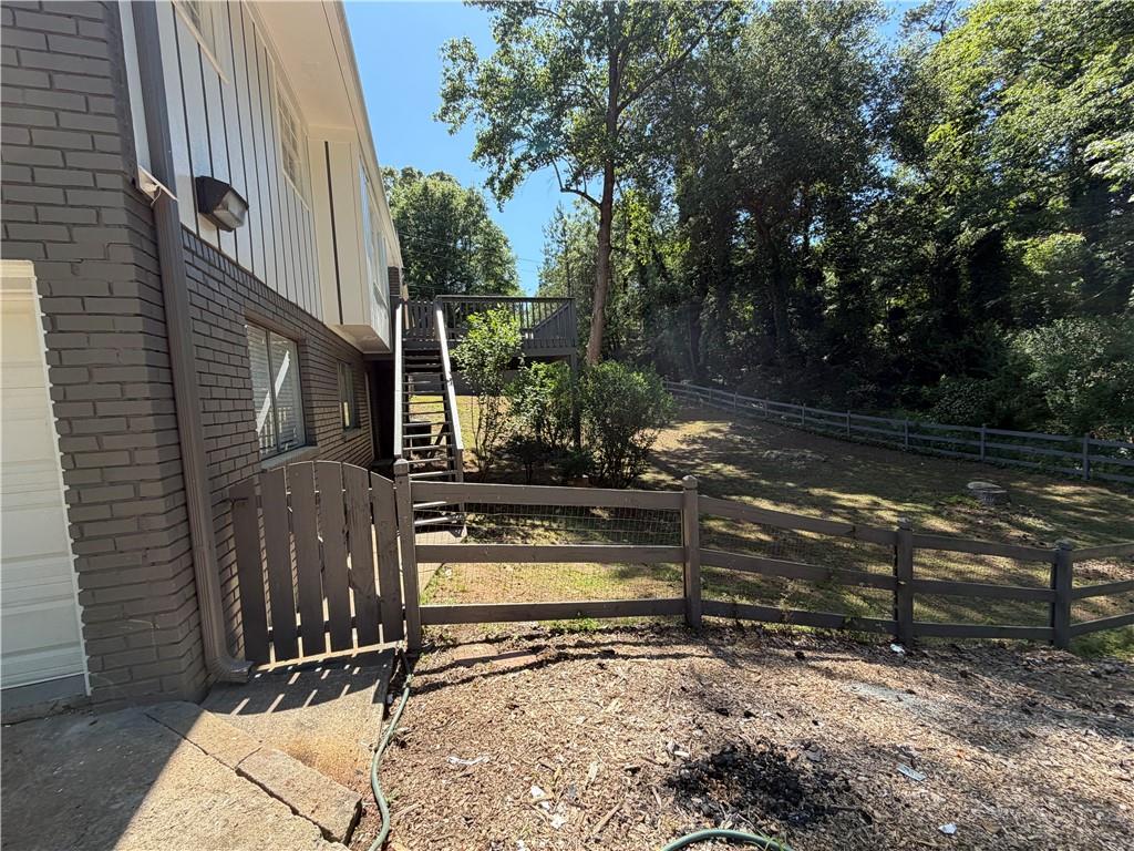 3336 Camelot Drive Property Photo 23