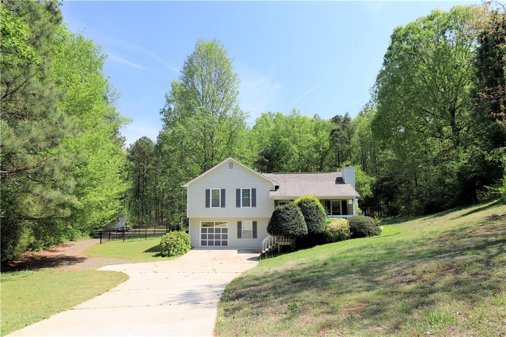 192 Deerfield Drive Property Photo 1