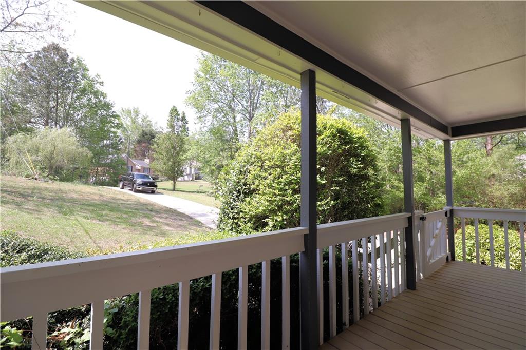 192 Deerfield Drive Property Photo 3