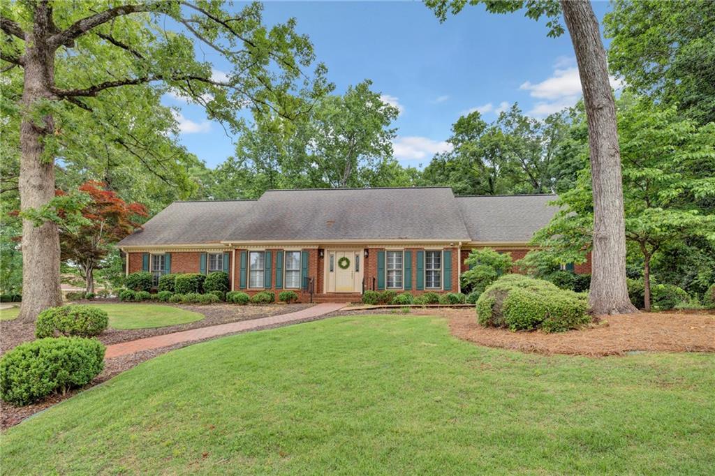 1140 Azalea Circle Se Property Photo 1