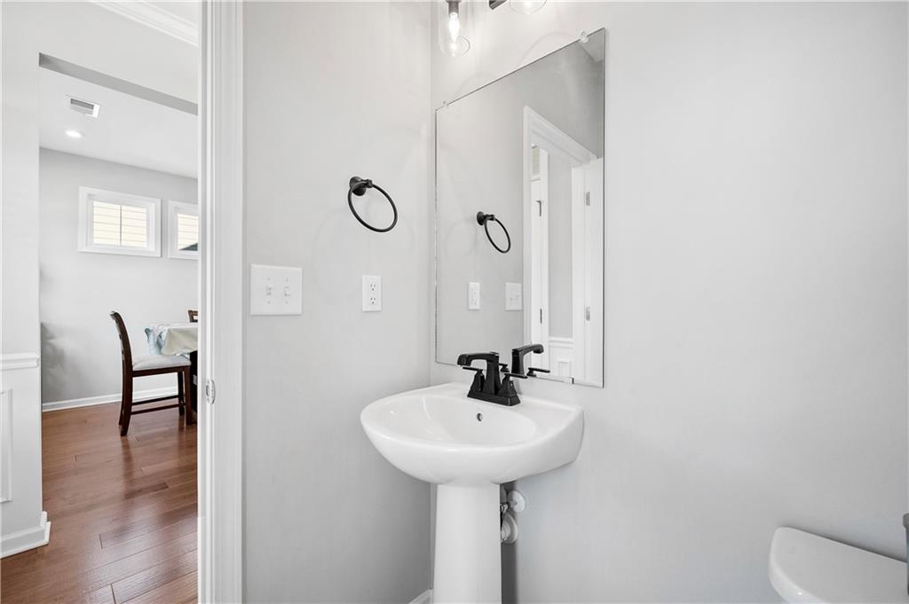 1033 Michigan Circle Property Photo 7