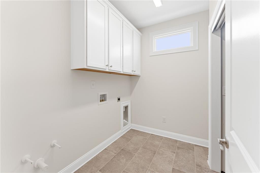 3322 Fishpond Circle Property Photo 13