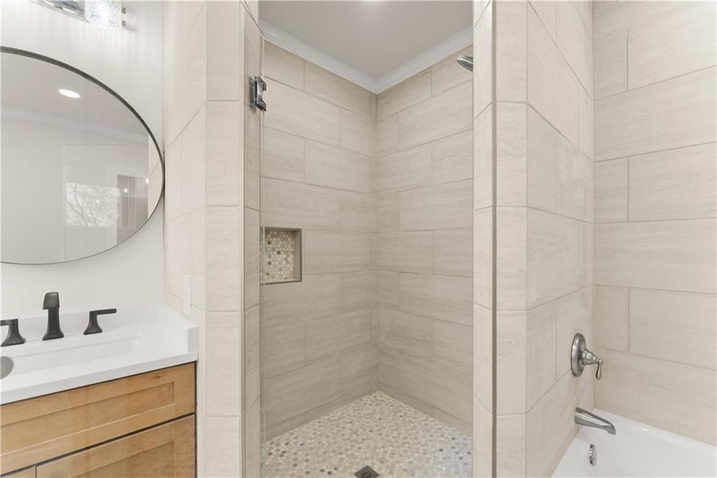 664 Chenocetah Drive Property Photo 27