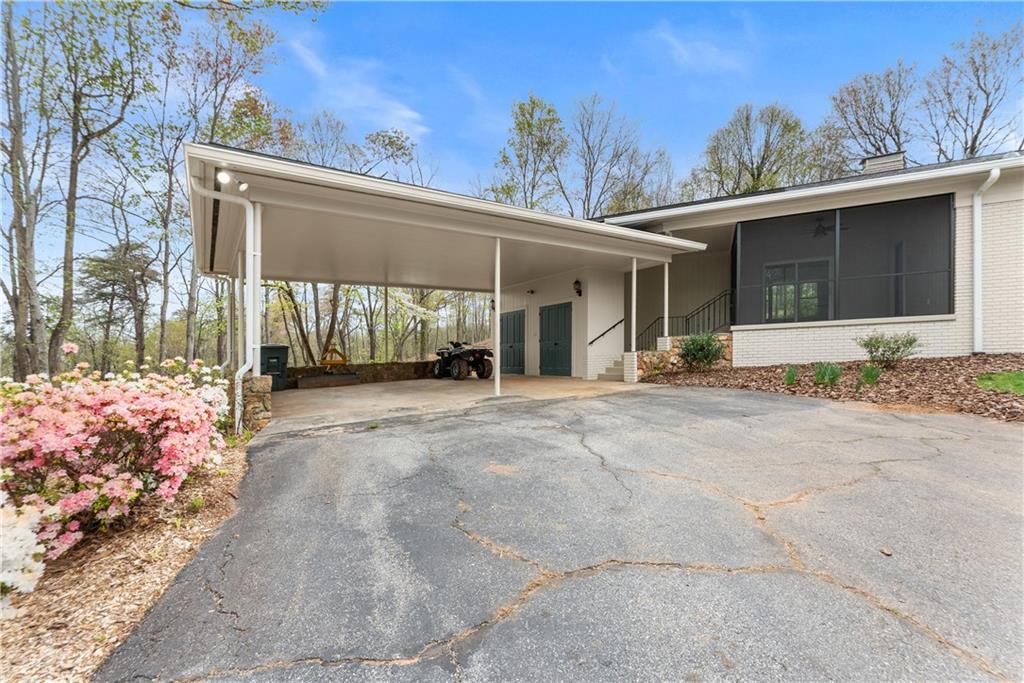 664 Chenocetah Drive Property Photo 36