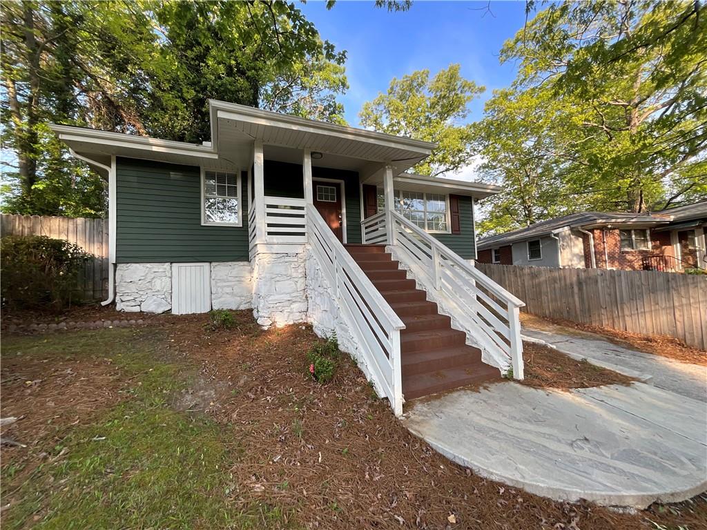 136 Victor Circle NW Property Photo 1