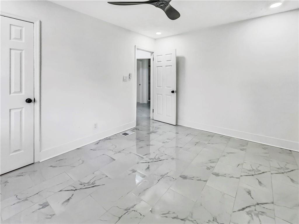 136 Victor Circle Nw Property Photo 5