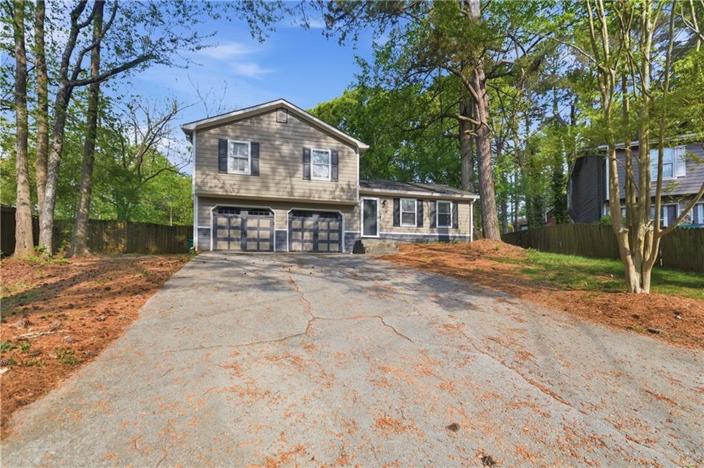 1169 Dustin Court Property Photo 3