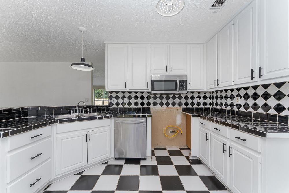 7790 Wethersfield Property Photo 11