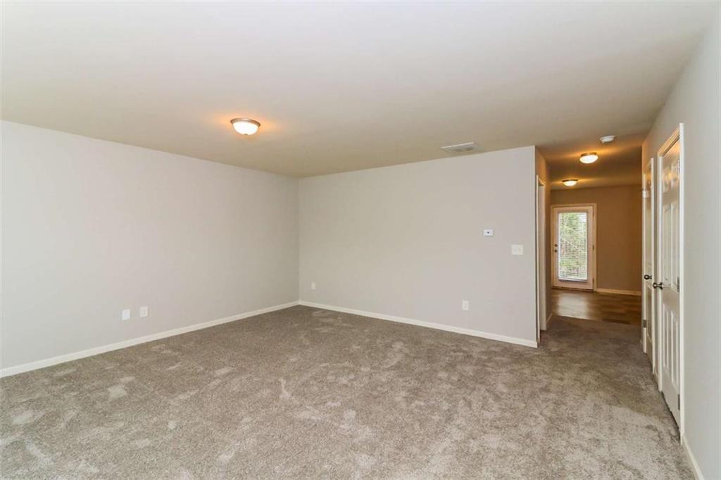 7103 Tanger Boulevard Property Photo 12