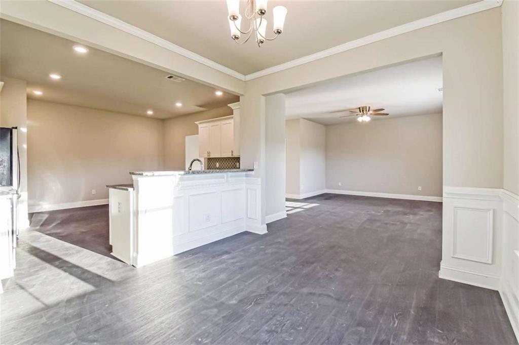 5897 Meadowview Road Property Photo 9