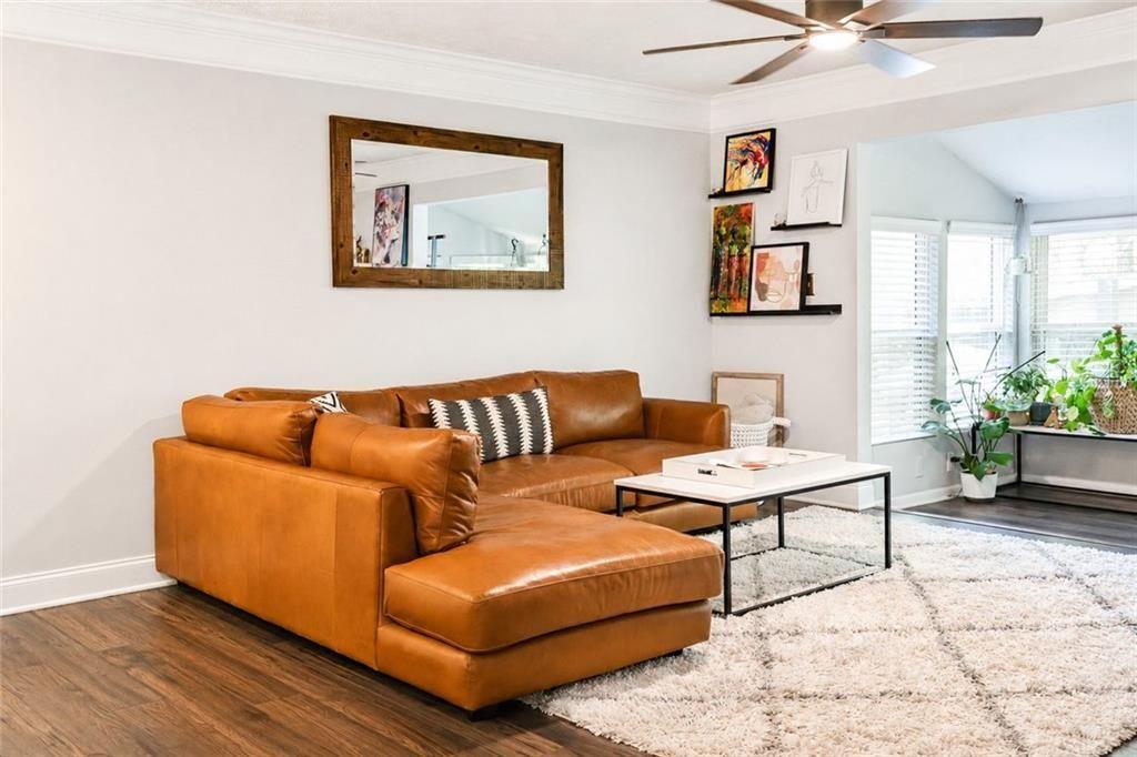 5151 Roswell Unit 7 Property Photo 2