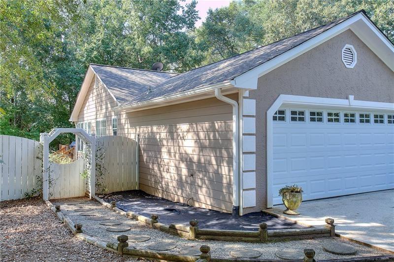 326 Cedar Ridge Drive Property Photo 5