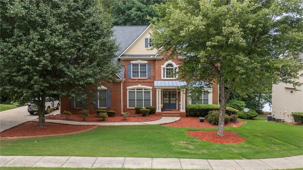 7220 Glen Cove Lane Property Photo 1