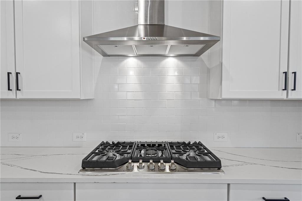 1600 Savory Way Property Photo 8