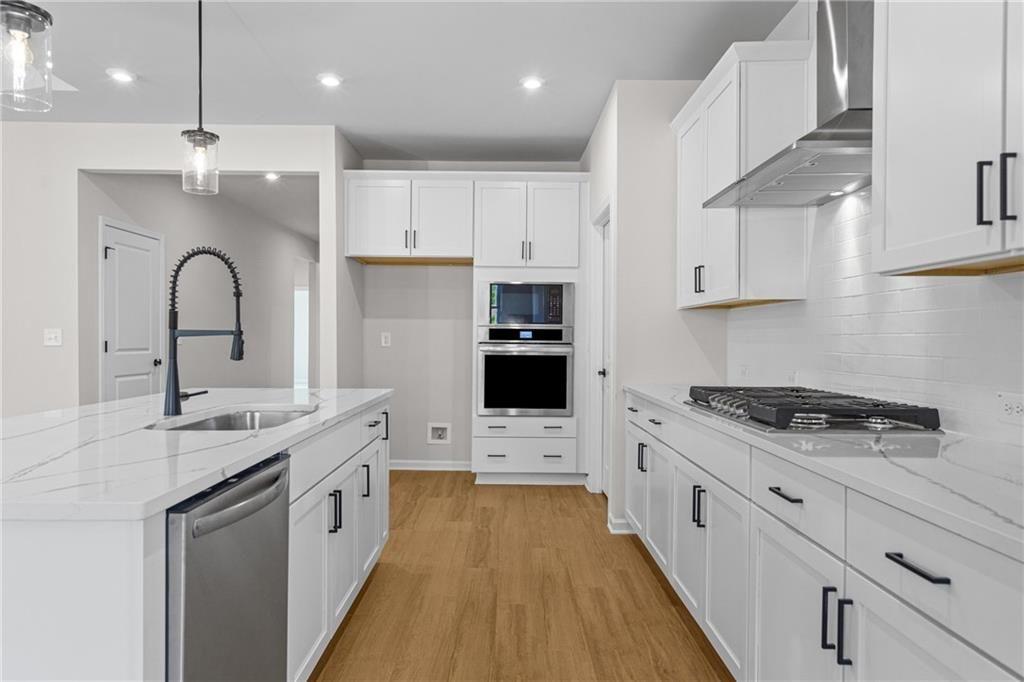 1600 Savory Way Property Photo 9