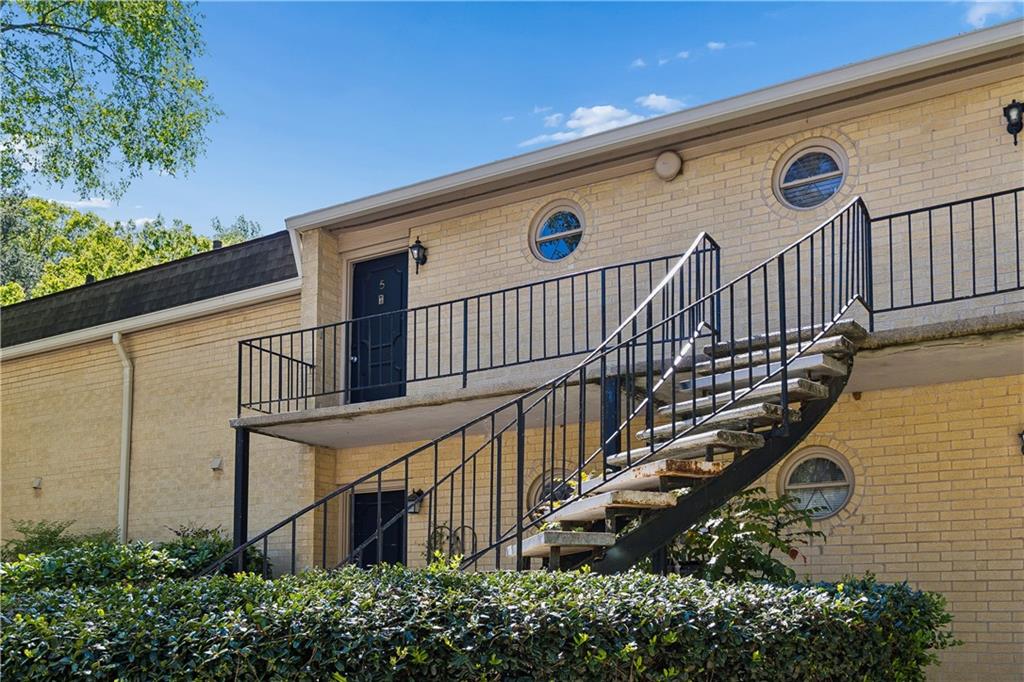 5400 Roswell Road Unit G5 Property Photo 1