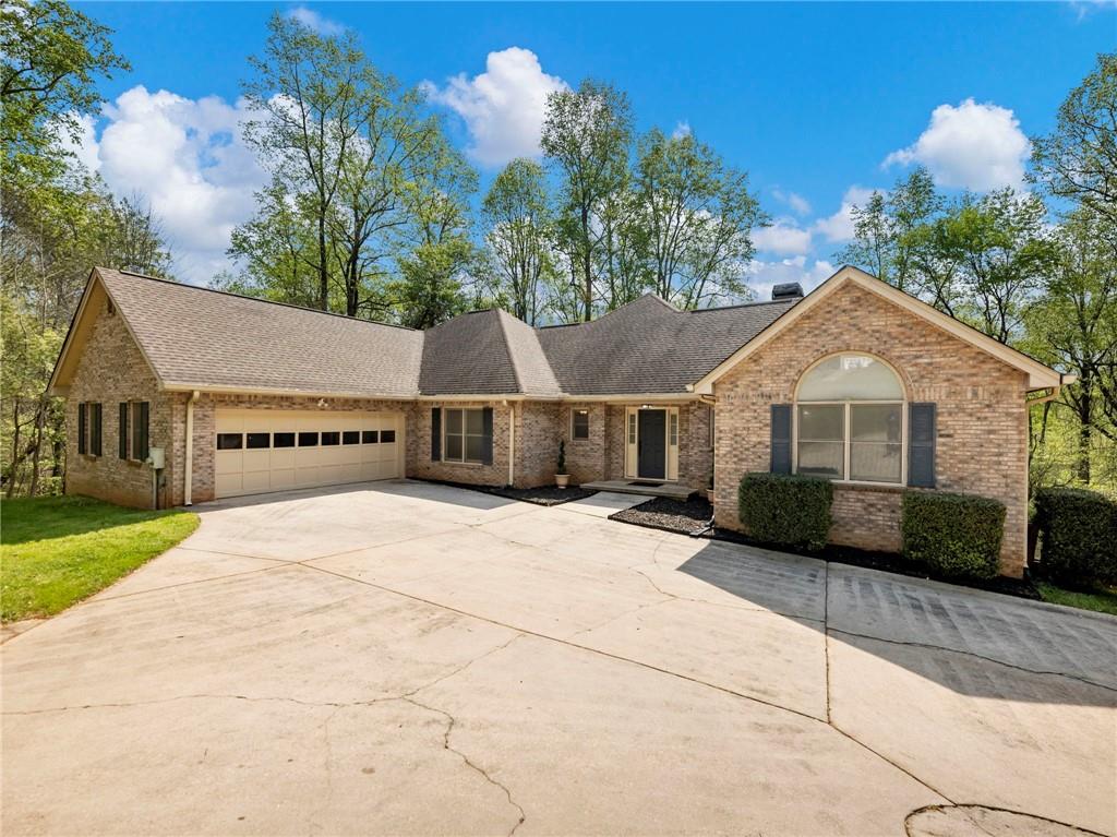 2982 Rivercrest Drive Property Photo 1