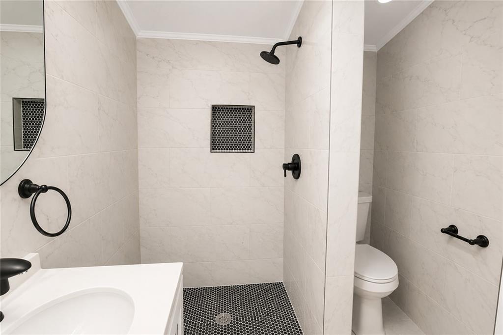 918 Smith Sw Property Photo 6