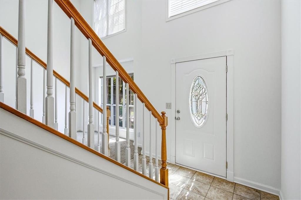 640 Suwanee Lakes Circle Property Photo 4