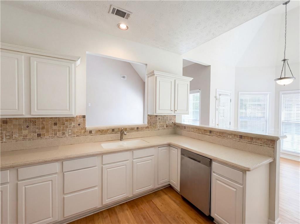 404 Eaglet Court Property Photo 11