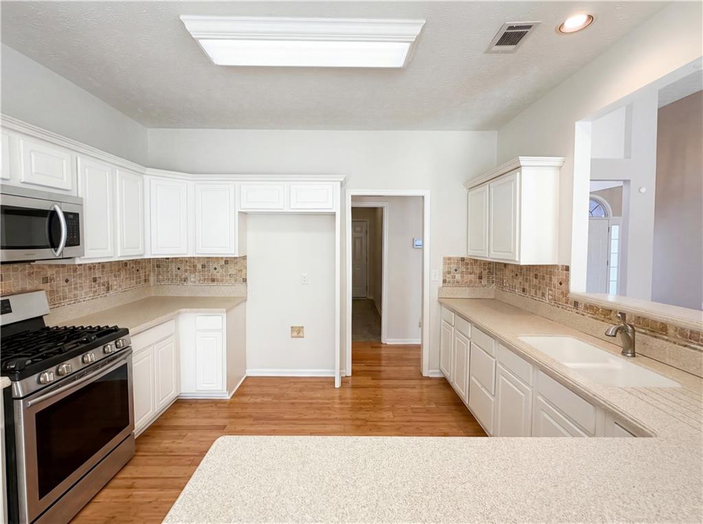 404 Eaglet Court Property Photo 13