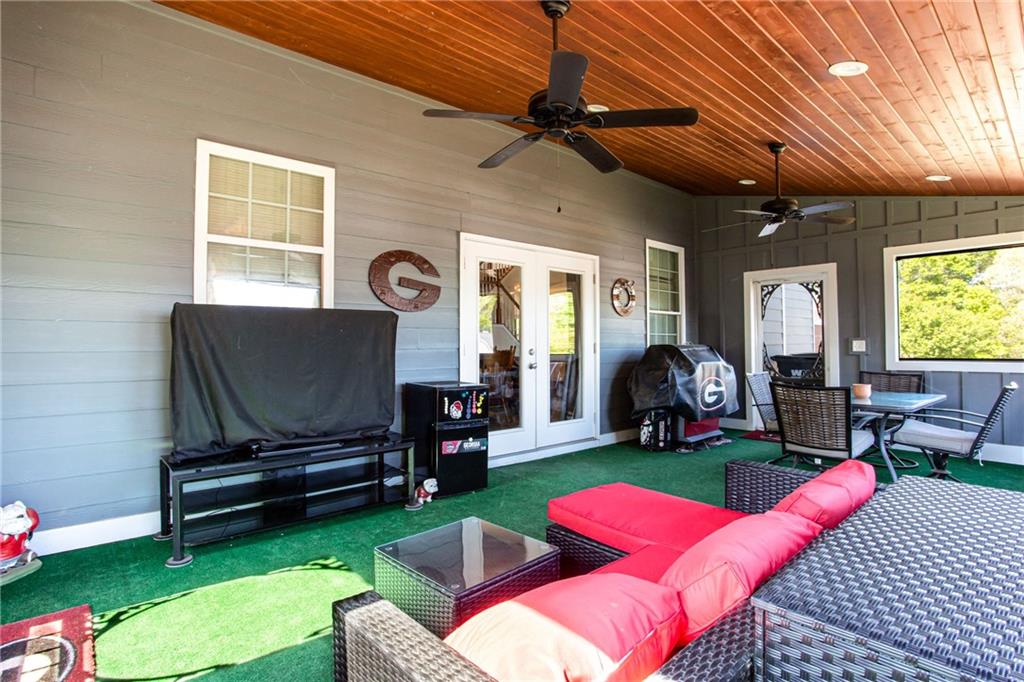 863 Van Briggle Path Property Photo 9