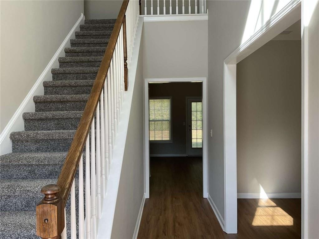 592 Kyles Circle Property Photo 3