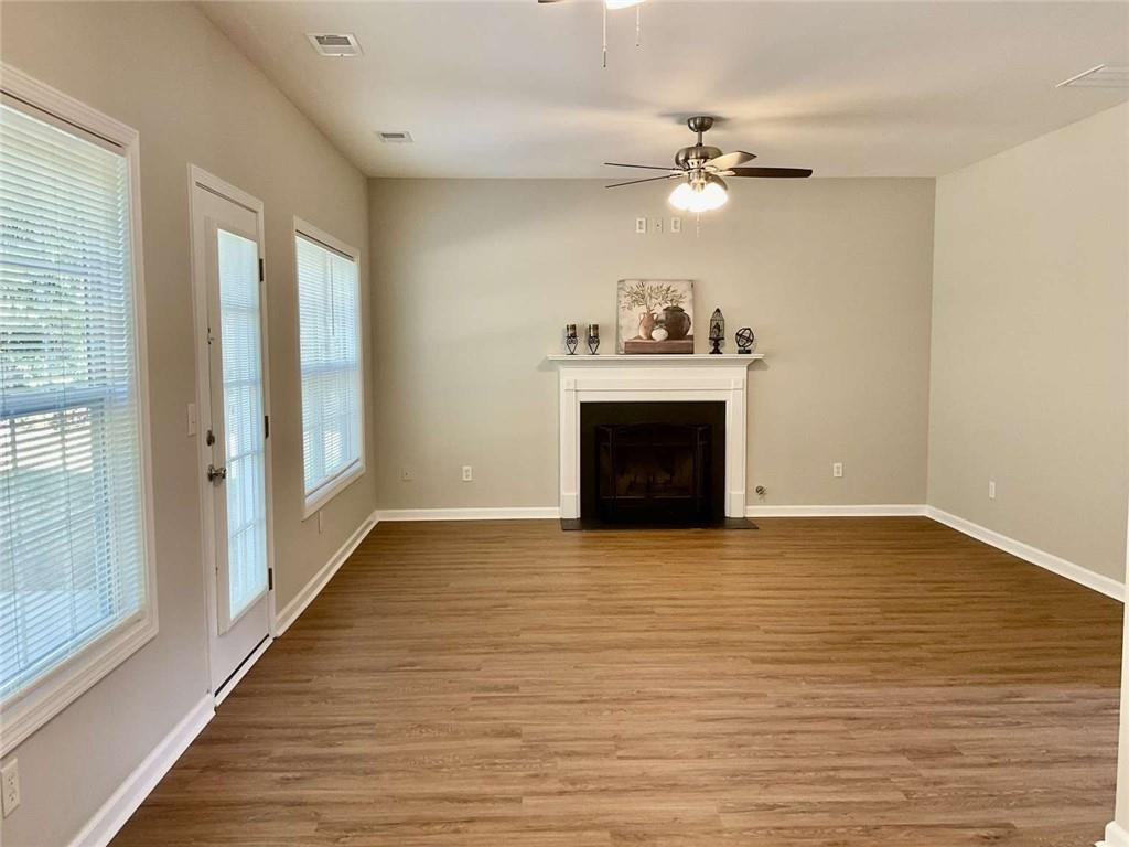 592 Kyles Circle Property Photo 6