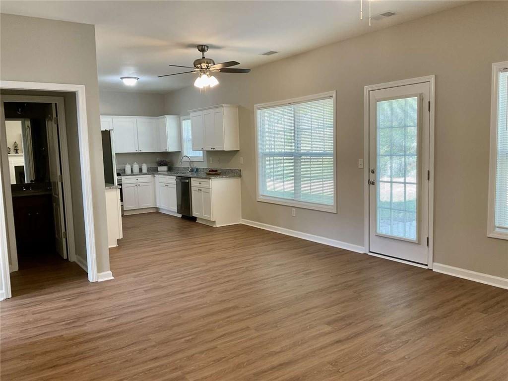 592 Kyles Circle Property Photo 7