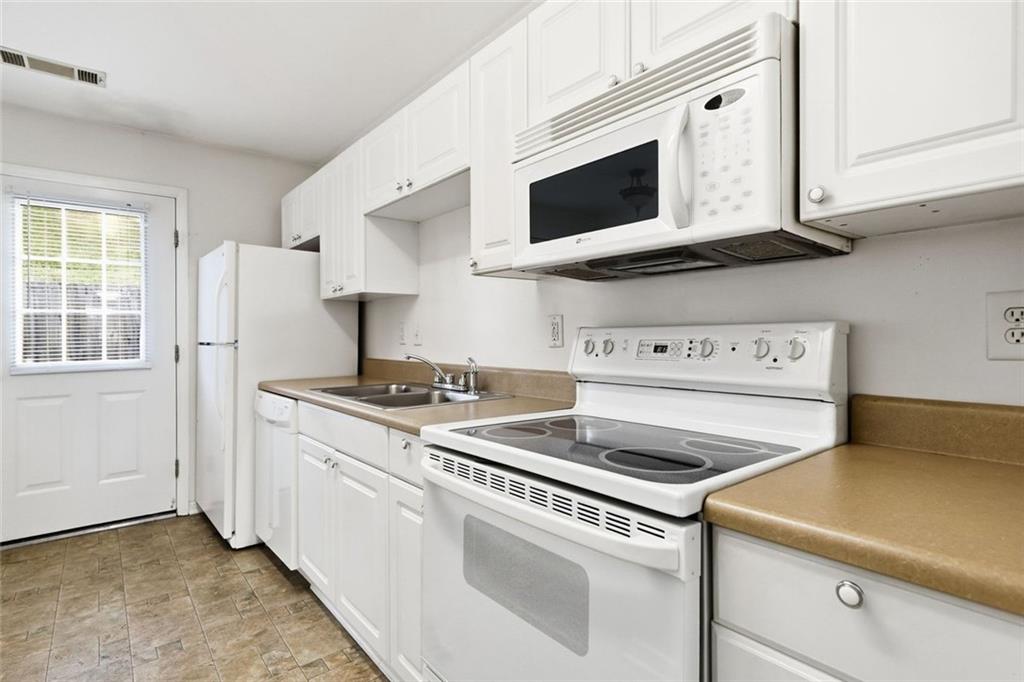 6 Brittany Unit 24 Property Photo 12