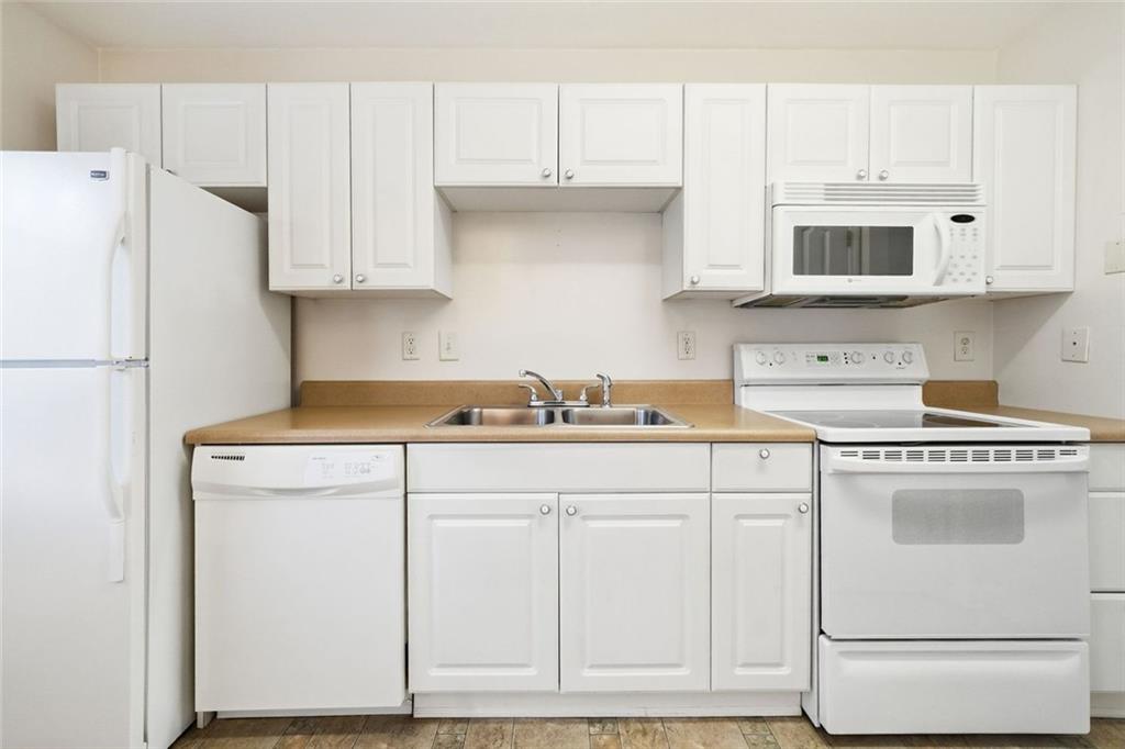 6 Brittany Unit 24 Property Photo 14