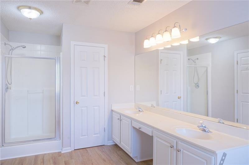 2333 Laurelfield Drive Property Photo 10