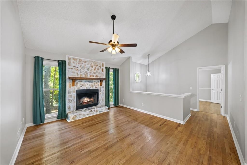 1528 Oakleaf Drive Property Photo 4