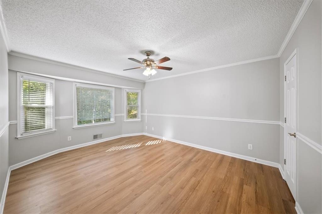 1528 Oakleaf Drive Property Photo 12
