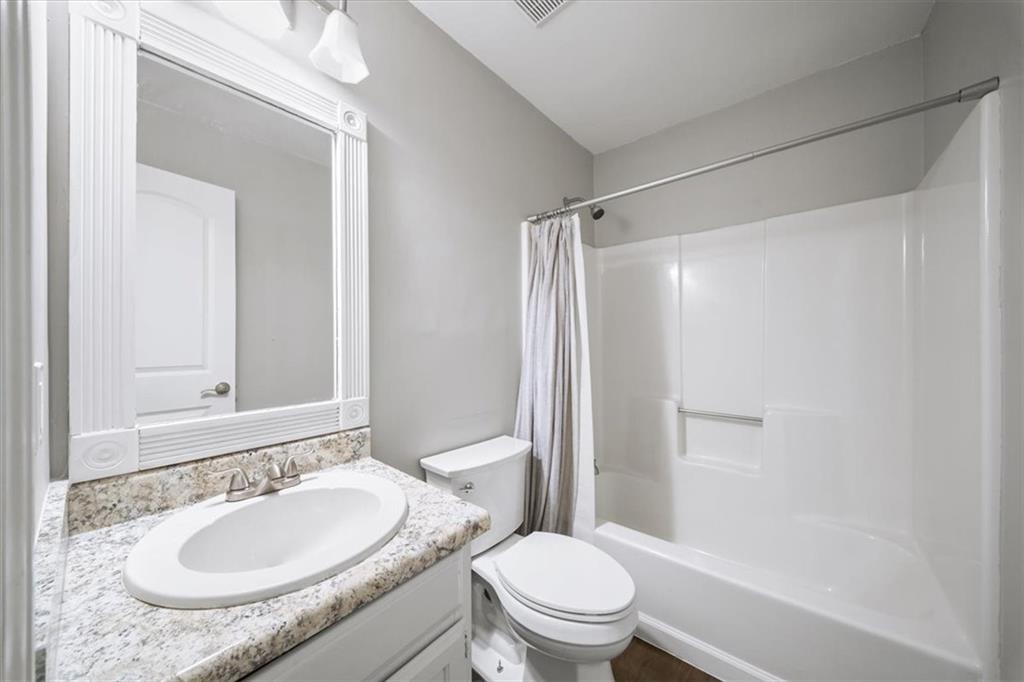 1528 Oakleaf Drive Property Photo 20