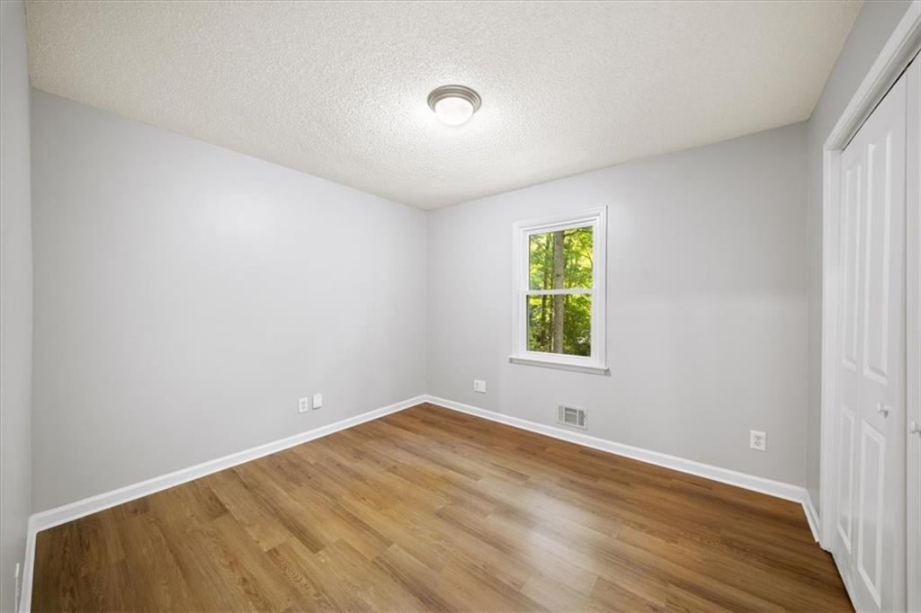 1528 Oakleaf Drive Property Photo 21