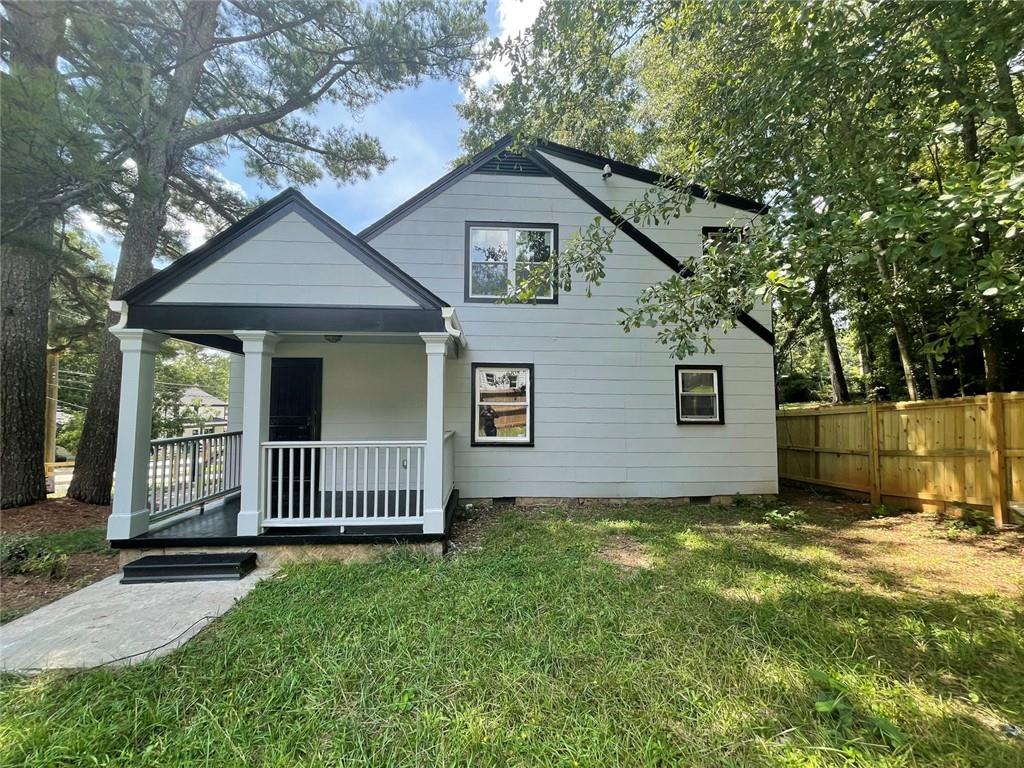 1489 Avon SW Property Photo 1