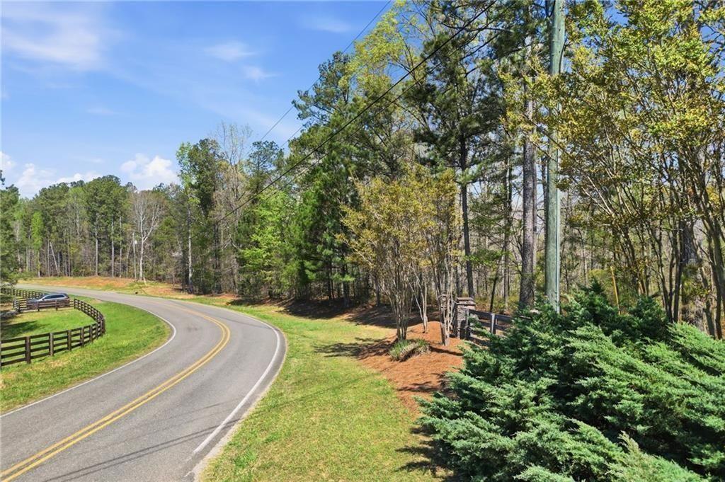 3102 Flatbottom Road Property Photo 4