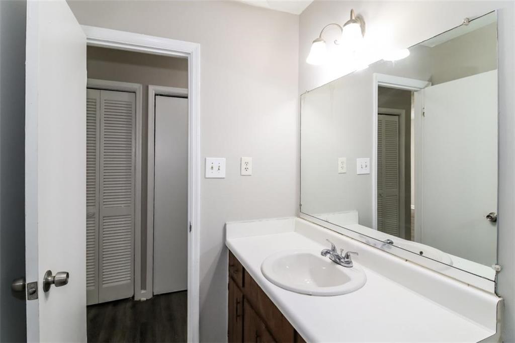 307 Hamilton Glenn Property Photo 13