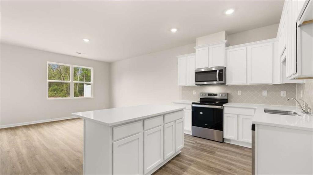 212 Kenmore Circle Property Photo 3