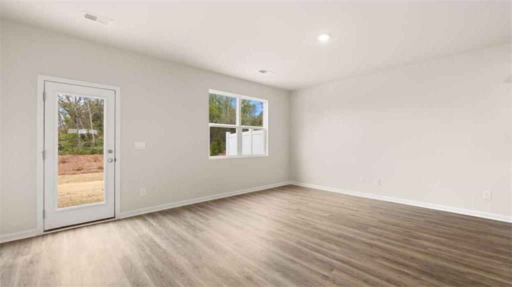 212 Kenmore Circle Property Photo 14