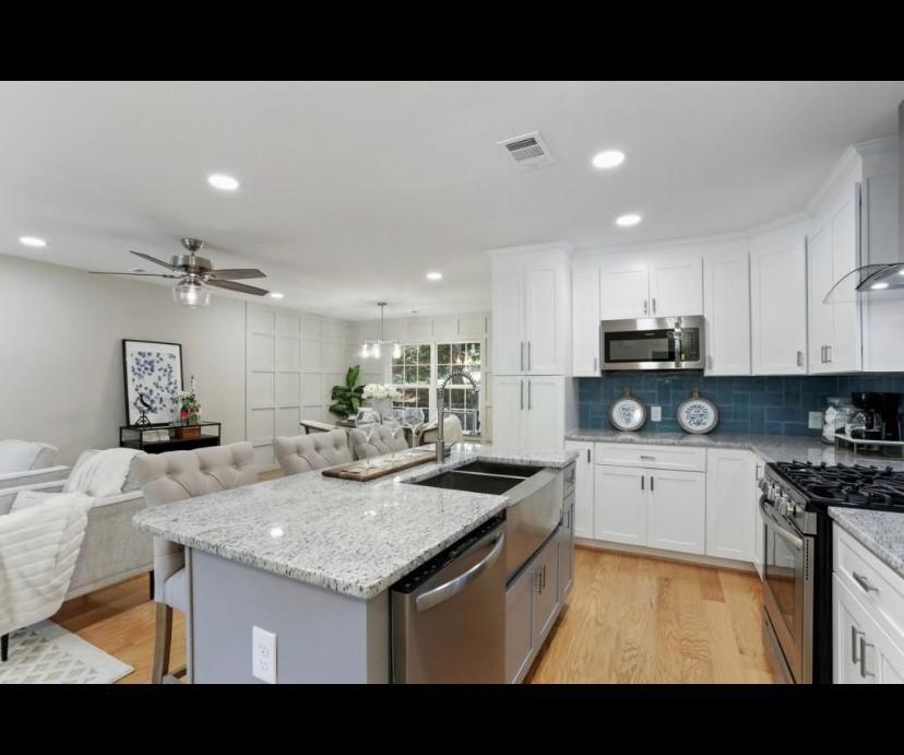 5115 Martins Crossing Property Photo 5